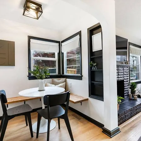Picture Perfect Bungalow In The Heart Of Dt Vancouver